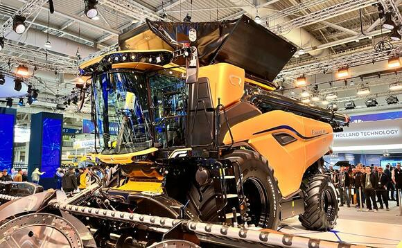 New Holland debuts the CR11, its next-gen flagship combine with FPT Cursor 16 engine