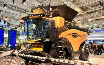 New Holland debuts the CR11, its next-gen flagship combine with FPT Cursor 16 engine