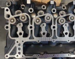 8097617 Cylinder head