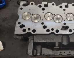 2856017 Cylinder head