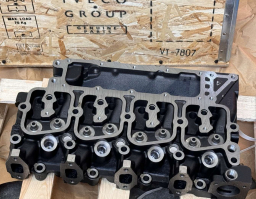 4895790 Cylinder head