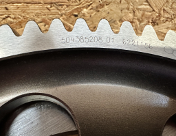 504385208 camshaft pinion